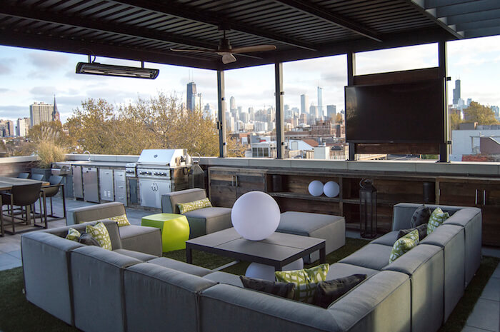 Rooftop lounge with tv chicago il