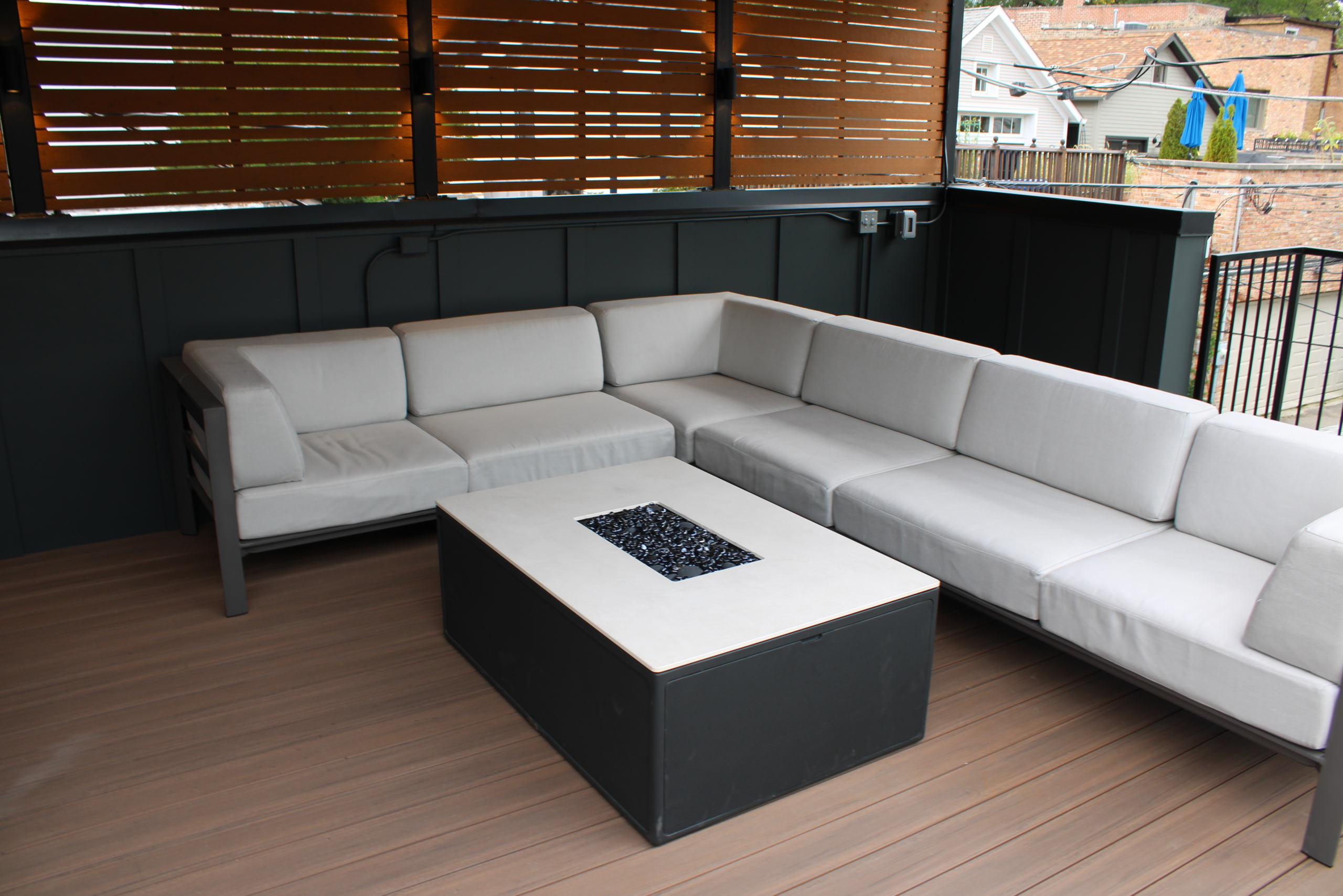 Outdoor living room and fire pit chicago il