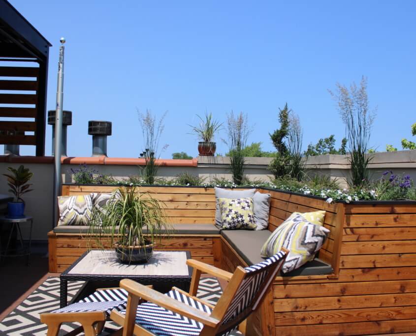 Built-in roof deck seating and planters wrigleyville chicago