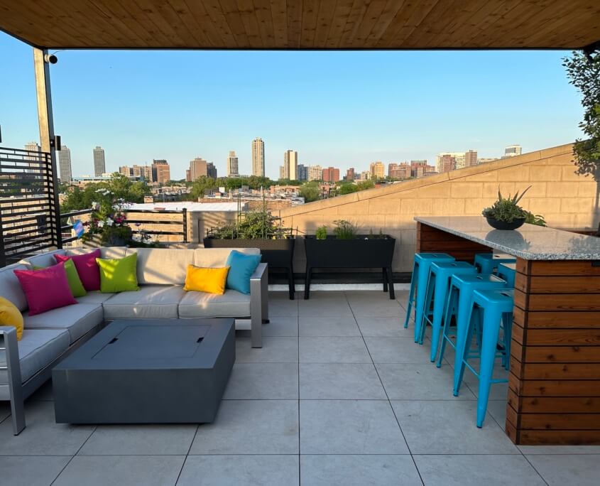 lounge and bar lakeview chicago