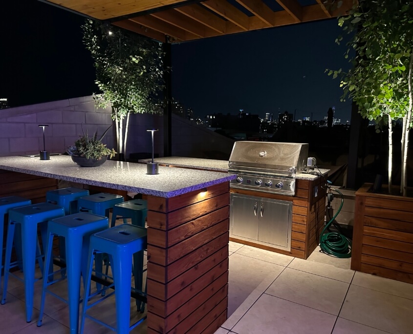 Roof deck at night lakeview chicago