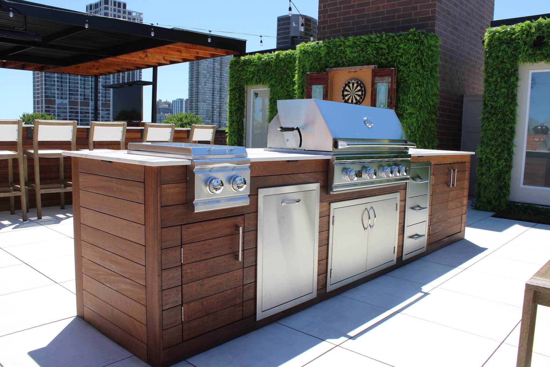 Entertainment Rooftop Deck With Outdoor Kitchen - Old Town - Urban ...