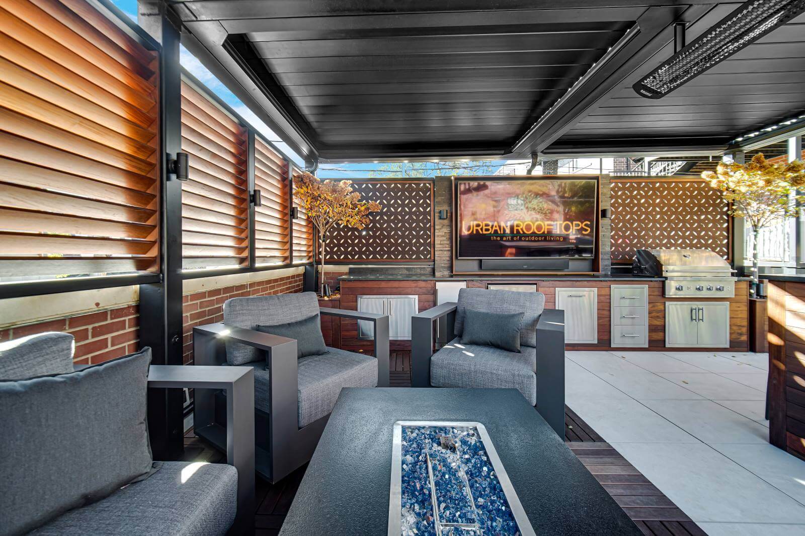 Garage Rooftop Entertainment Deck with Pergola & Fire Pit – Chicago, IL ...
