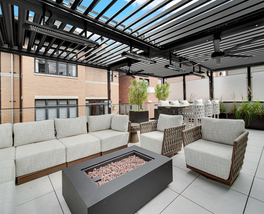open louvered pergola lounge open louvered pergola lounge lincoln park chicago